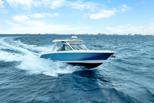 32ft Boston Whaler Yacht For Sale