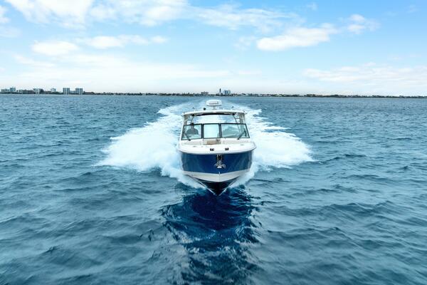 32ft Boston Whaler Yacht For Sale