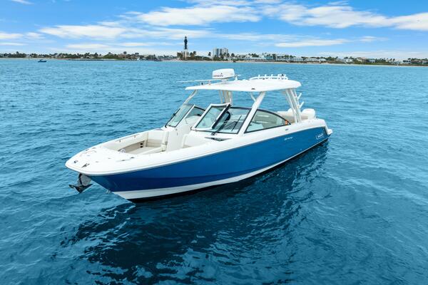 32ft Boston Whaler Yacht For Sale