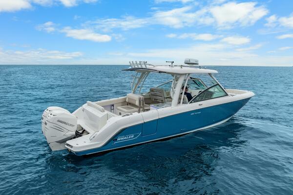32ft Boston Whaler Yacht For Sale
