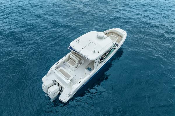 32ft Boston Whaler Yacht For Sale