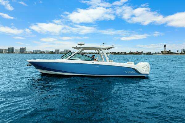 Boston Whaler 320 Vantage Yacht For Sale