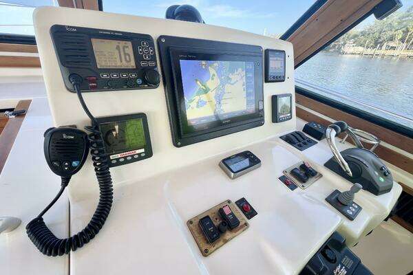 Sabre 38 Hard Top Express Yacht For Sale