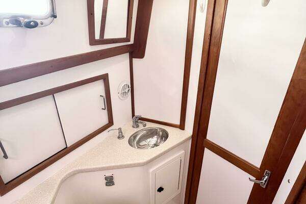 Sabre 38 Hard Top Express Yacht For Sale