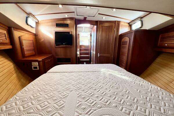 Sabre 38 Hard Top Express Yacht For Sale