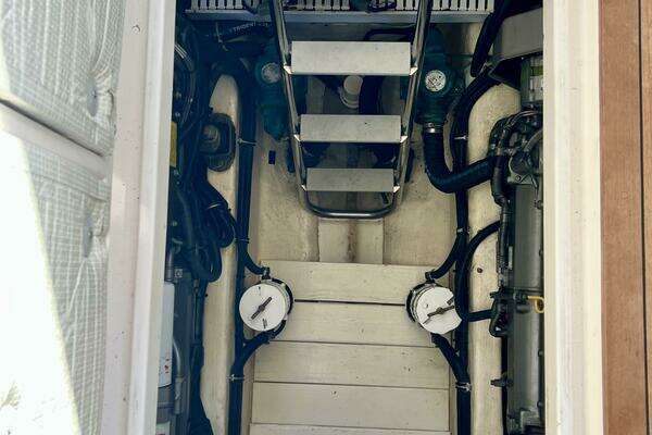 Sabre 38 Hard Top Express Yacht For Sale