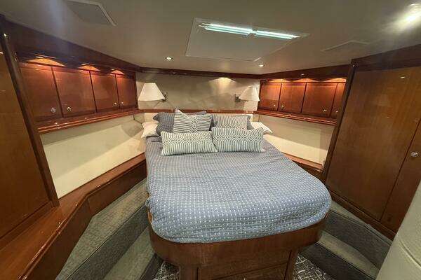 Bertram 67 Convertible Yacht For Sale