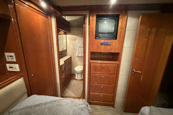 Bertram 67 Convertible Yacht For Sale