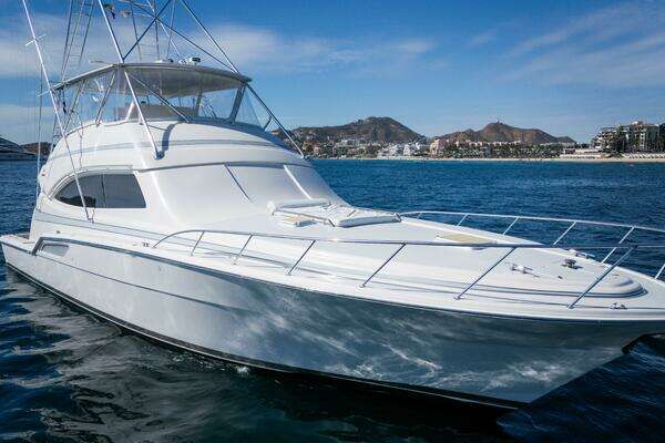 Photo of the 2003 Bertram 67 Convertible "Chill 'N"