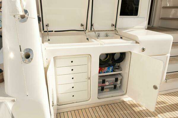 Bertram 67 Convertible Yacht For Sale