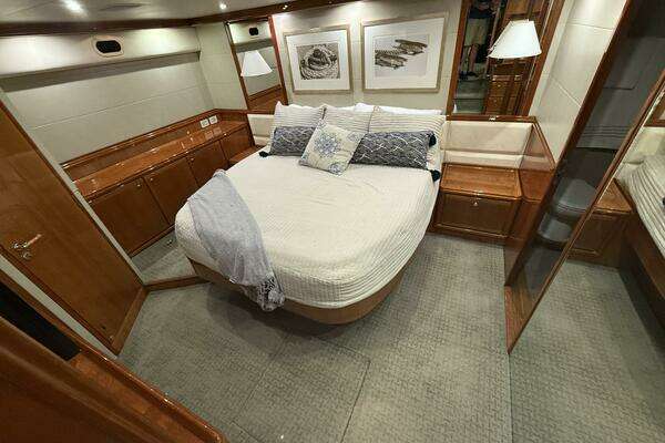 Bertram 67 Convertible Yacht For Sale