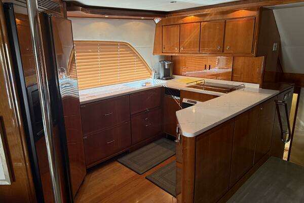 Bertram 67 Convertible Yacht For Sale