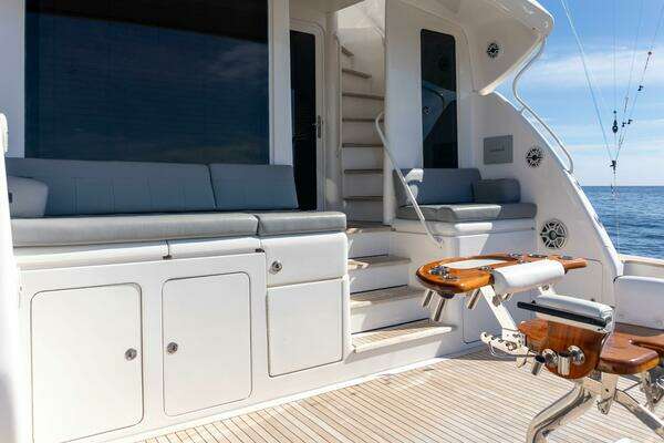 Bertram 67 Convertible Yacht For Sale