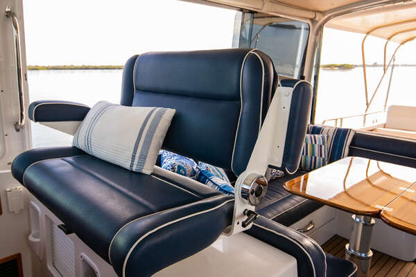 MJM 53Z Yacht For Sale