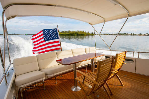 MJM 53Z Yacht For Sale