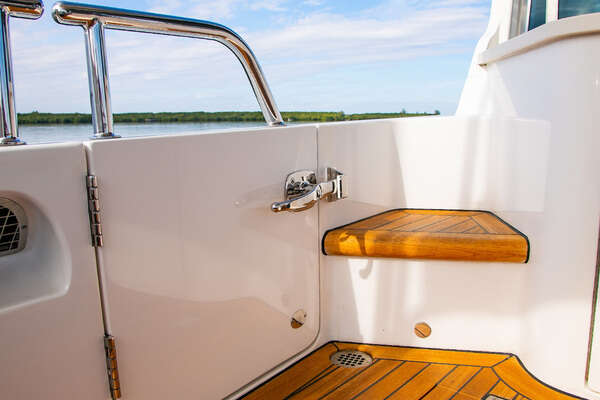 MJM 53Z Yacht For Sale