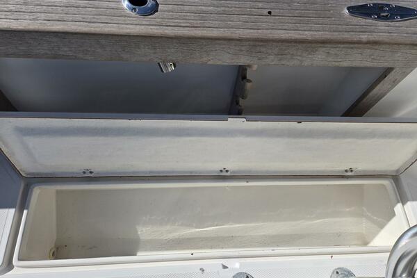 HuddaHoo 30ft True World Marine Yacht For Sale