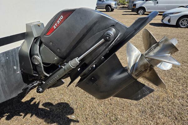 HuddaHoo 30ft True World Marine Yacht For Sale