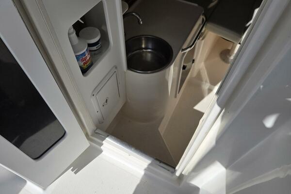 HuddaHoo 30ft True World Marine Yacht For Sale