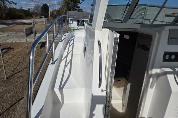 HuddaHoo 30ft True World Marine Yacht For Sale
