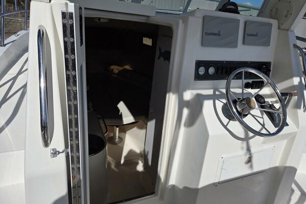 HuddaHoo 30ft True World Marine Yacht For Sale