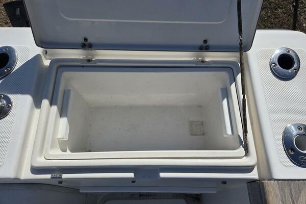 HuddaHoo 30ft True World Marine Yacht For Sale