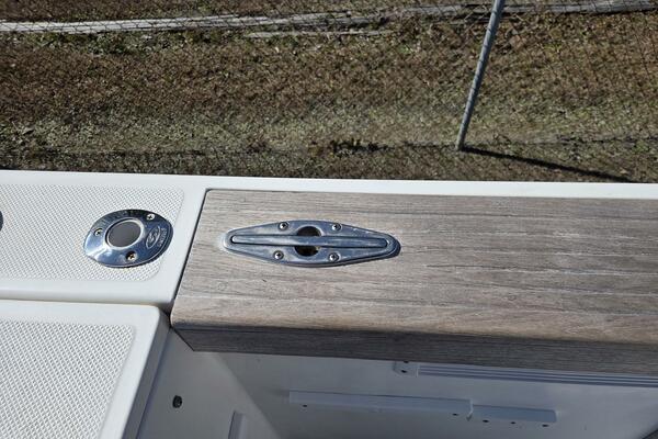 HuddaHoo 30ft True World Marine Yacht For Sale