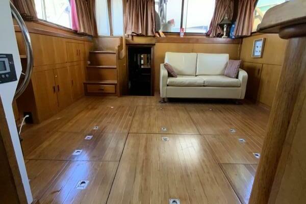 MAKIN MEMORIES 41ft President Yacht For Sale