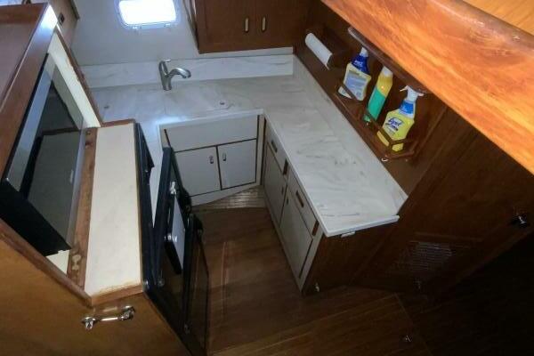 MAKIN MEMORIES 41ft President Yacht For Sale