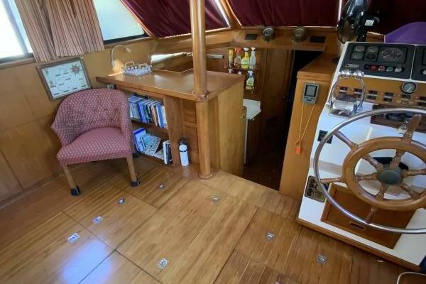 MAKIN MEMORIES 41ft President Yacht For Sale