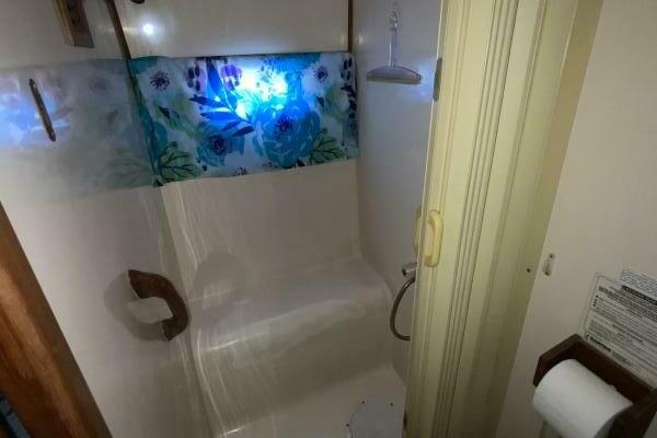 MAKIN MEMORIES 41ft President Yacht For Sale