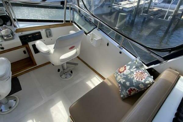 MAKIN MEMORIES 41ft President Yacht For Sale