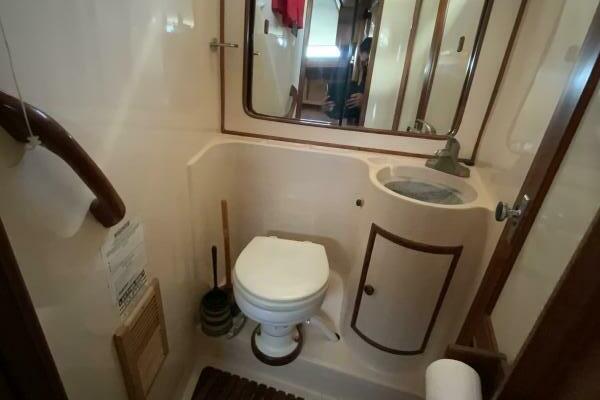 MAKIN MEMORIES 41ft President Yacht For Sale