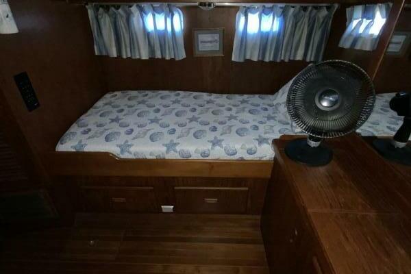 MAKIN MEMORIES 41ft President Yacht For Sale