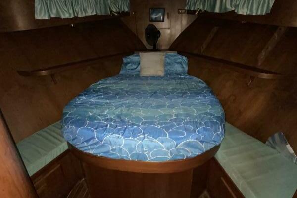 MAKIN MEMORIES 41ft President Yacht For Sale