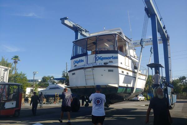 MAKIN MEMORIES 41ft President Yacht For Sale