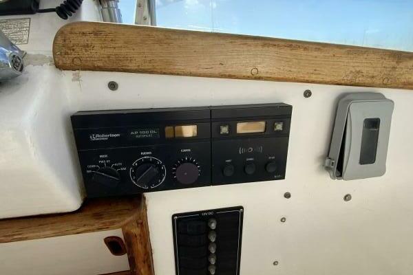 MAKIN MEMORIES 41ft President Yacht For Sale