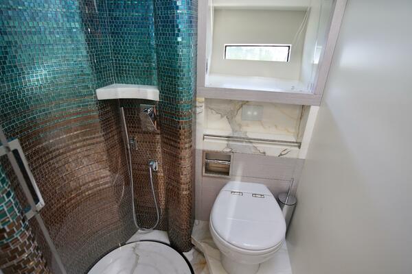 56ft Uniesse Yacht For Sale