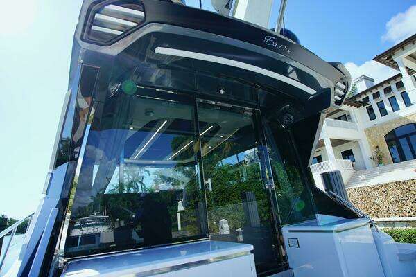 Uniesse HTC5P Yacht For Sale