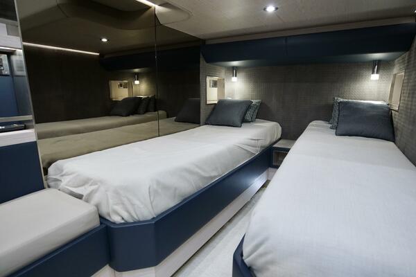 56ft Uniesse Yacht For Sale