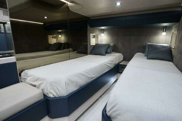 Uniesse HTC5P Yacht For Sale