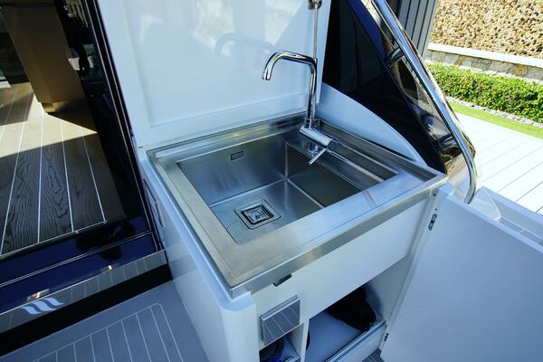 56ft Uniesse Yacht For Sale