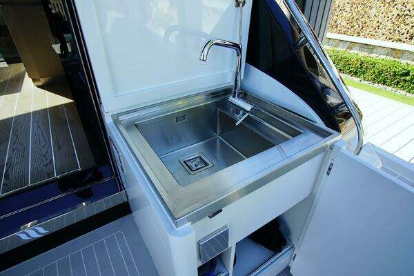 Uniesse HTC5P Yacht For Sale