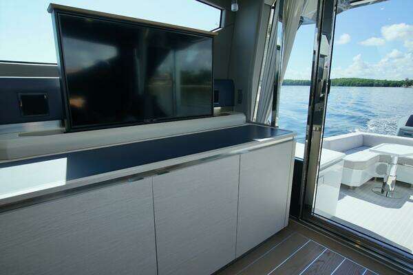 Uniesse HTC5P Yacht For Sale