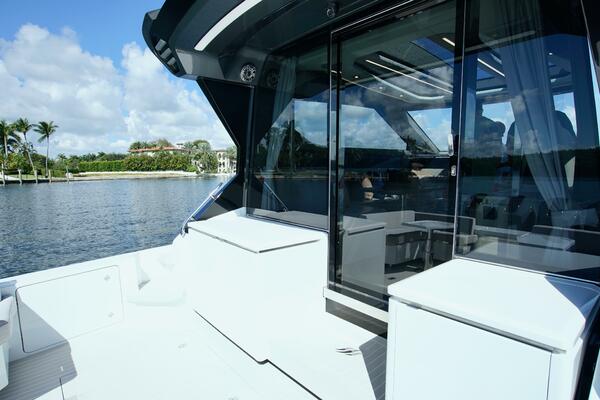 56ft Uniesse Yacht For Sale