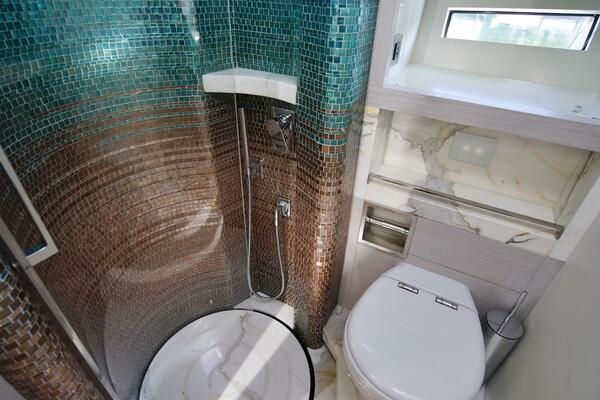 56ft Uniesse Yacht For Sale