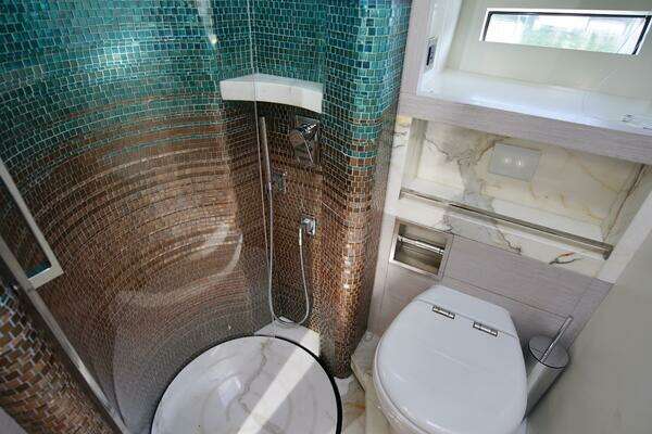 Uniesse HTC5P Yacht For Sale