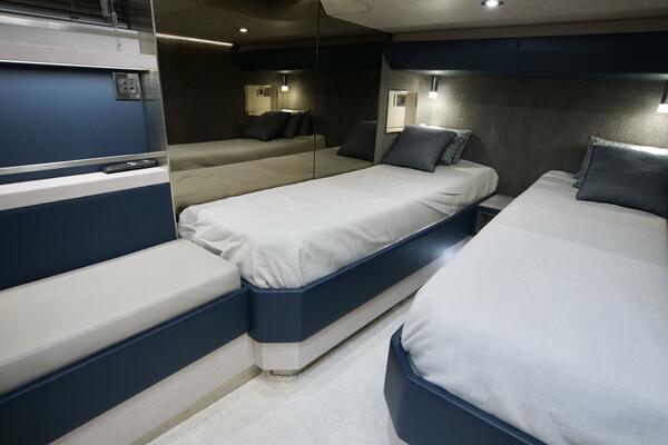 56ft Uniesse Yacht For Sale