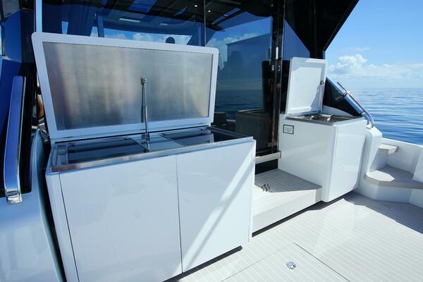 56ft Uniesse Yacht For Sale