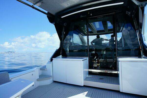 Uniesse HTC5P Yacht For Sale